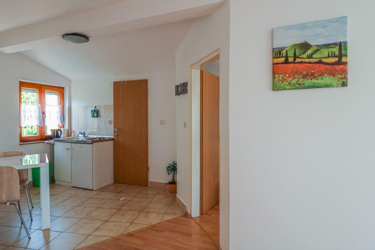 Waimarie Lägenhet Fažana Exteriör bild